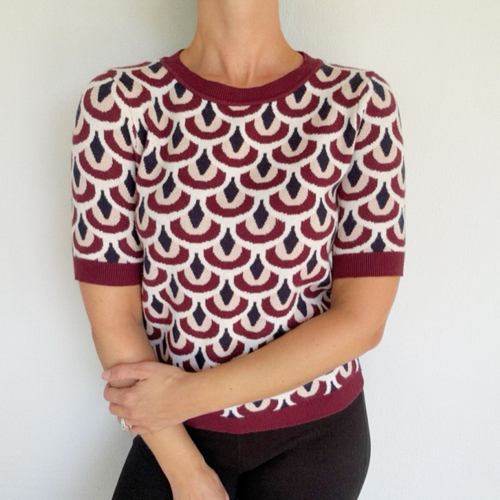 Christian Siriano maroon geometric scallop print short sleeve sweater top XS
